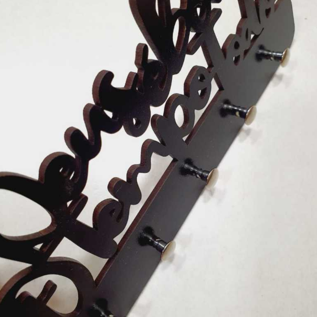 Porta Chaves de Parede Decorativo Multiuso em MDF 3mm Preto Deus é Bom o Tempo Todo Envio Imediato