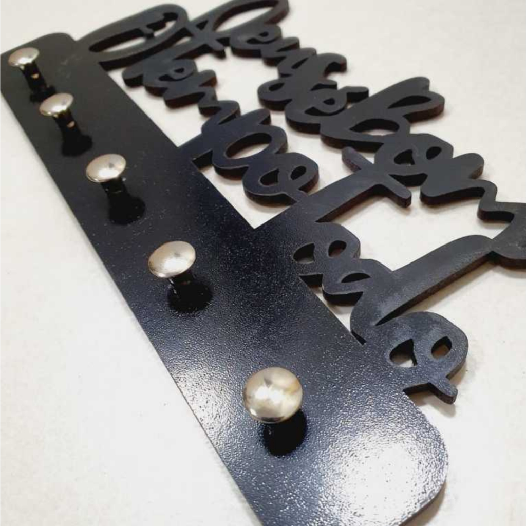 Porta Chaves de Parede Decorativo Multiuso em MDF 3mm Preto Deus é Bom o Tempo Todo Envio Imediato