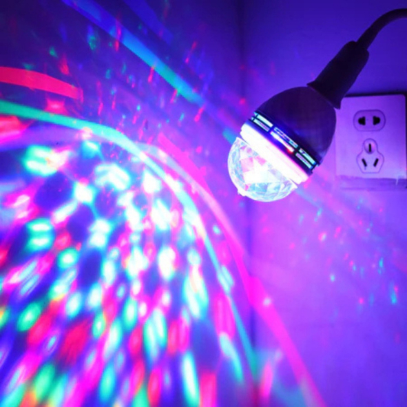 Luminária Projetor LED RGB Estrelas e Lua Giratória – Luz Noturna Colorida para Quarto e Festa