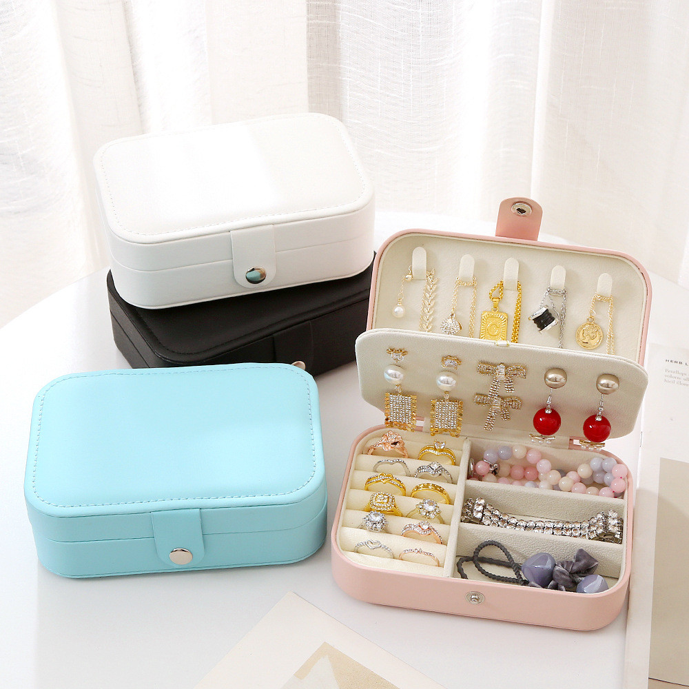 Porta-Joias Duplo com Divisórias – Organize e Proteja Suas Joias com Elegância (Compacto e Portátil)